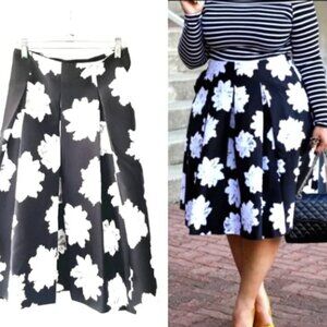 Lane Bryant Women's Size 22 PLUS Black White Floral Pleated Skirt w/ Pockets